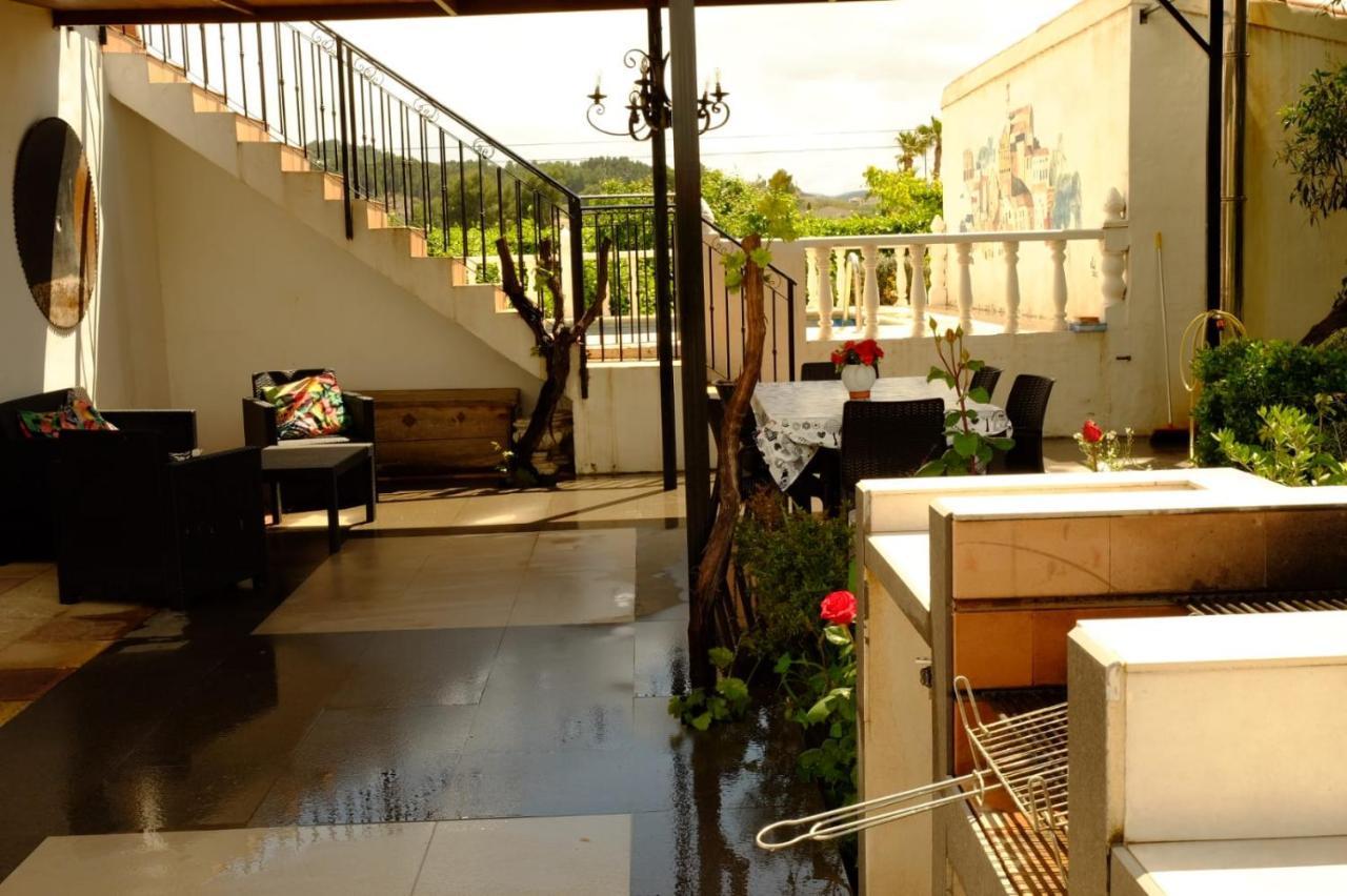 The Shed Villa Cehegin Bagian luar foto